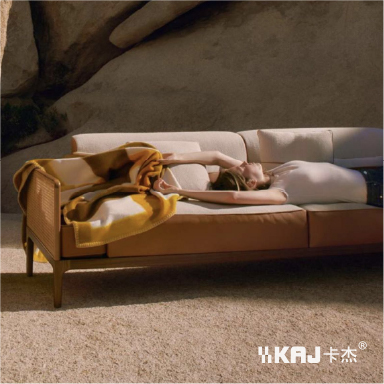 卡杰亮相第二十九届中国国际家具展览会